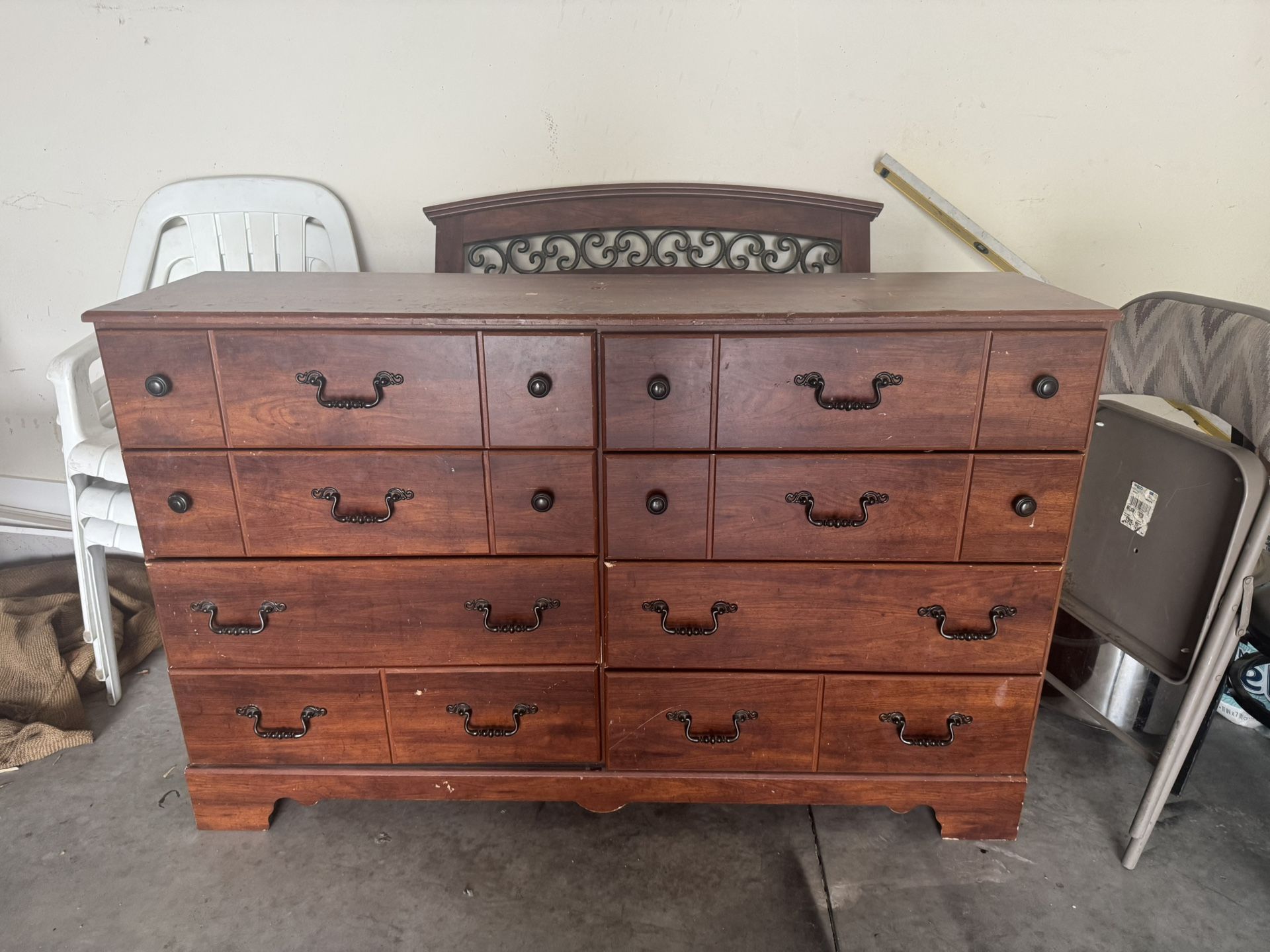 Dresser With Mirror