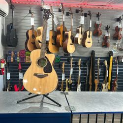 Yamaha Acoustic Guitar 