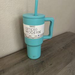 Brand New 30oz Simple Modern Tumbler, Retails For $24.99 Asking $14