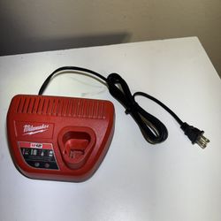 Milwaukee 12V Charger