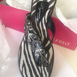 Woman’s New Sandals by Desario Size 9 Black Animal Print Flat T SlipOn  