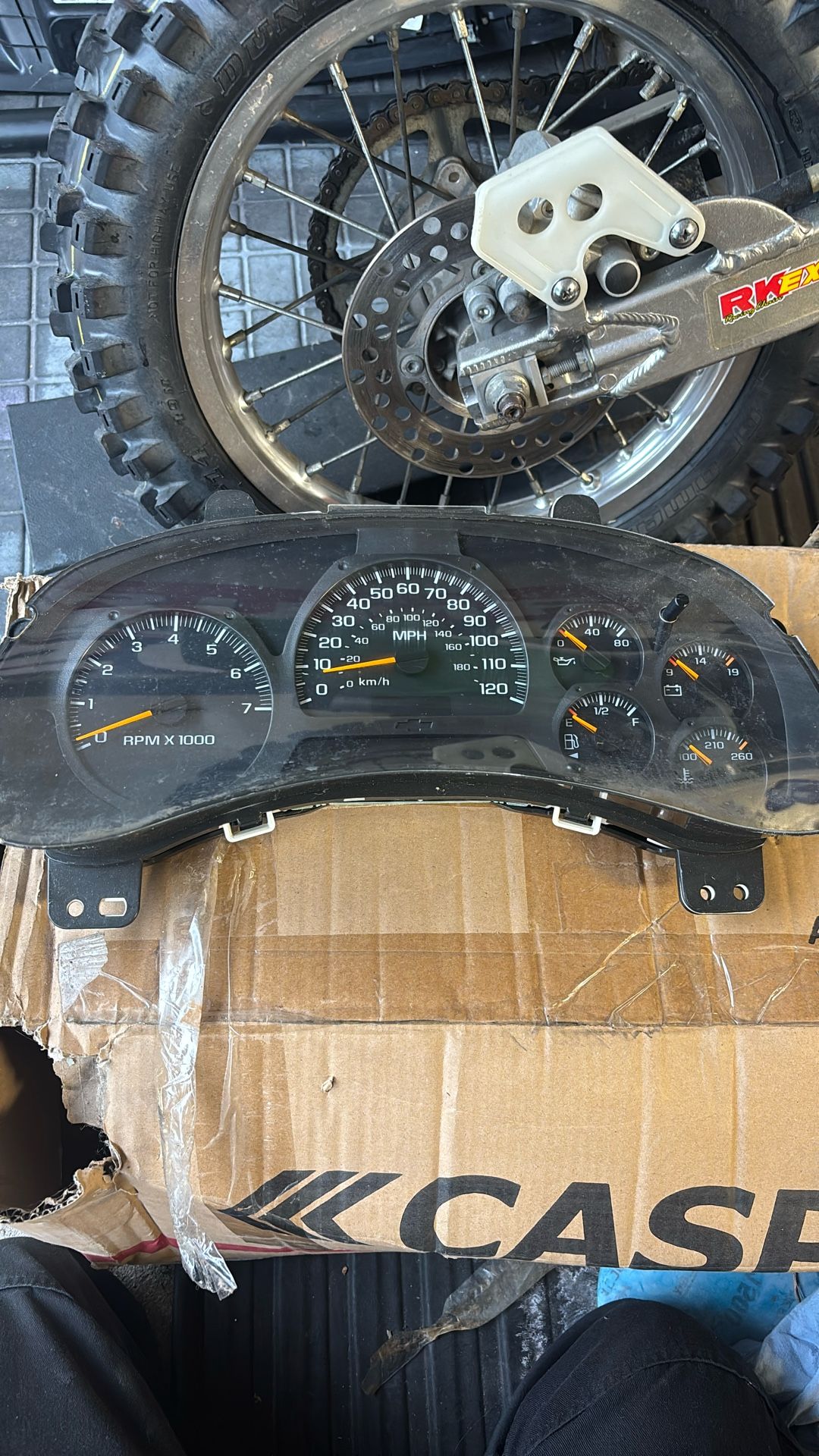 Cluster Chevy Traverse And 2004 2008