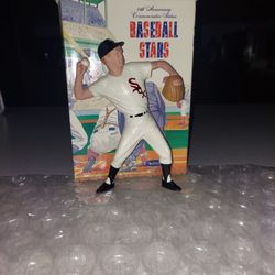 VINTAGE 1988 CHICAGO WHITE SOX NELLIE FOX BASEBALL STARS 25TH COMMEMORATIVE STATUES IN BOX