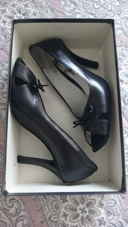BCBG Max Azaria Black Bow Tie Heels Women Size8