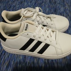 Tenia Adidas 