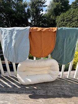 Snuggle Me Lounger with 3 covers