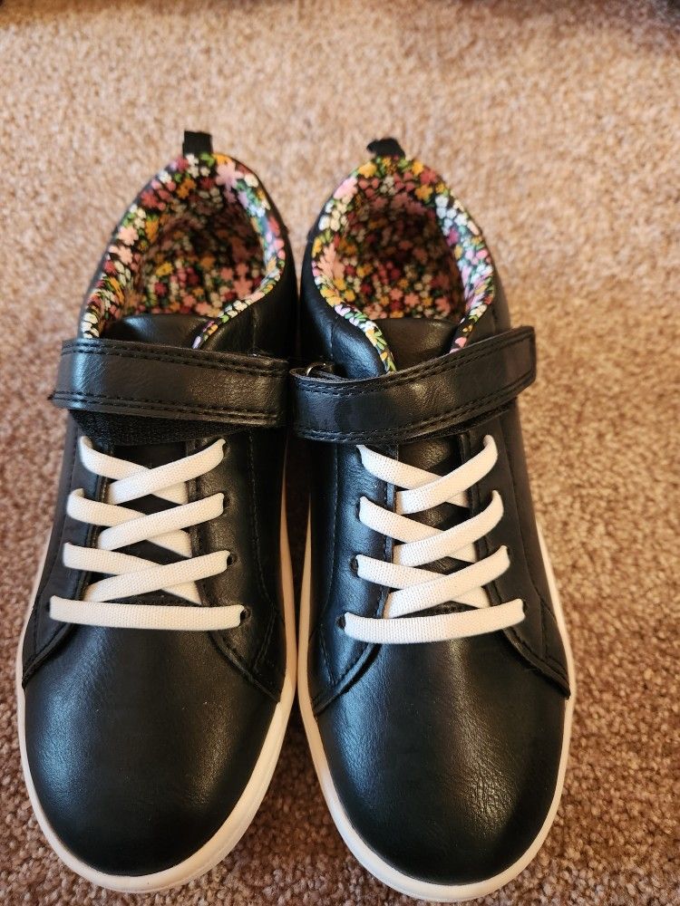 Carters Size 3 Shoes New