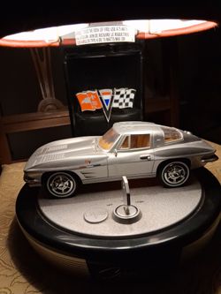 Nice cool corvette lamp makes engine noise when you turn the key
