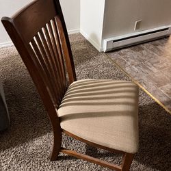 Furniture (dining table)