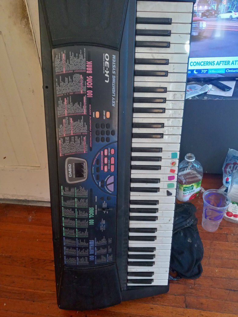 Casio Lk-30 Music Keyboard