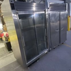 🔹 Traulsen Commercial Refrigerator with glass doors🔹  Local FL Delivery Available  Traulsen RHT232NUTS Commercial Reach-In Refrigerator  ~46 cu. ft 