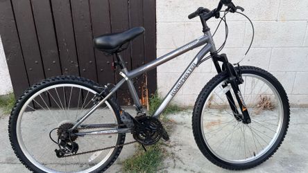 24” inch Roadmaster Granite Peak Mountain speed bike