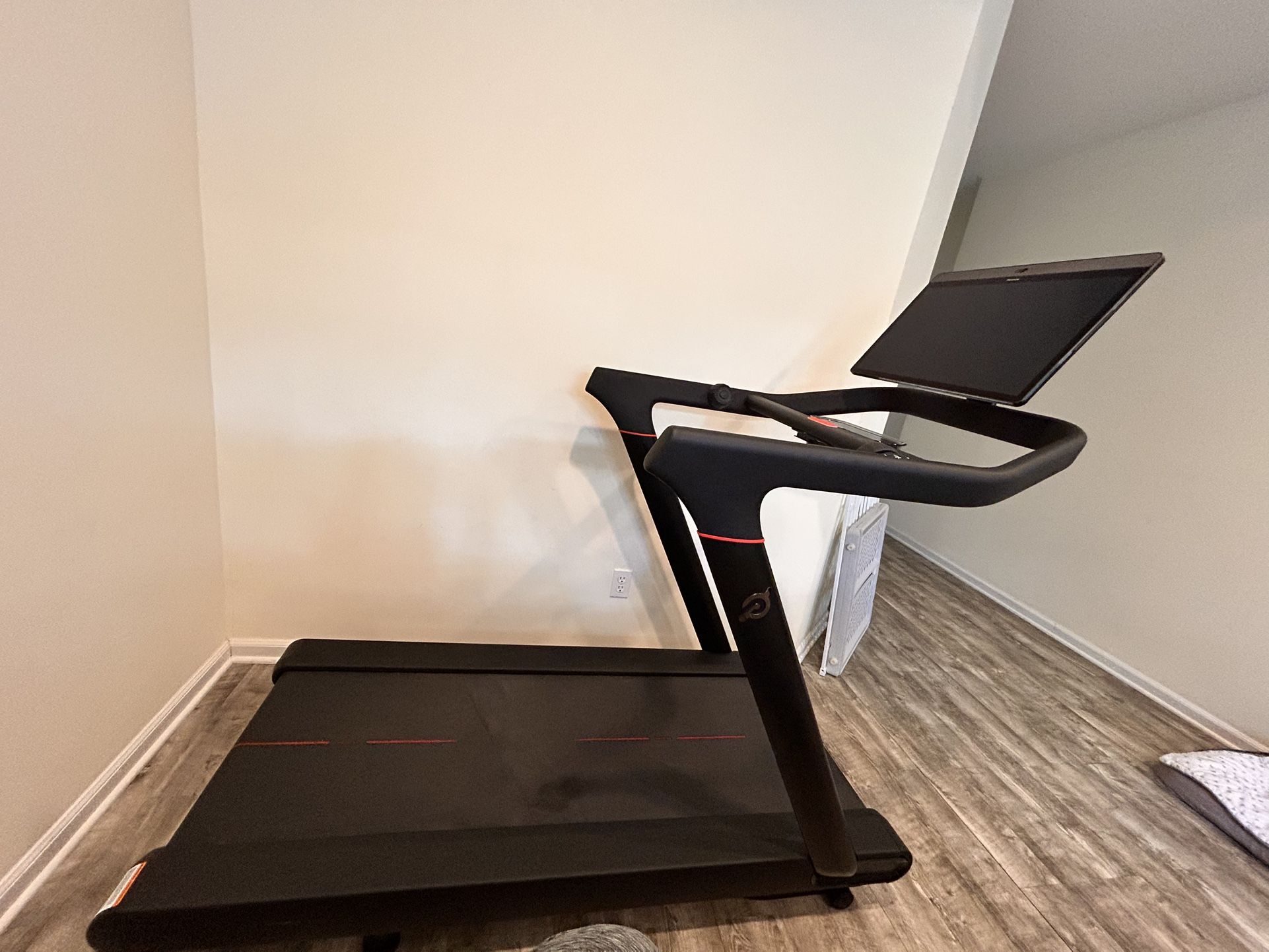 Pelaton Treadmill