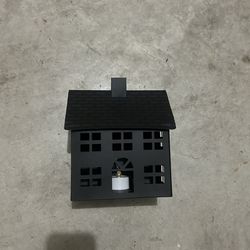 Metal decorative house - light battery powered