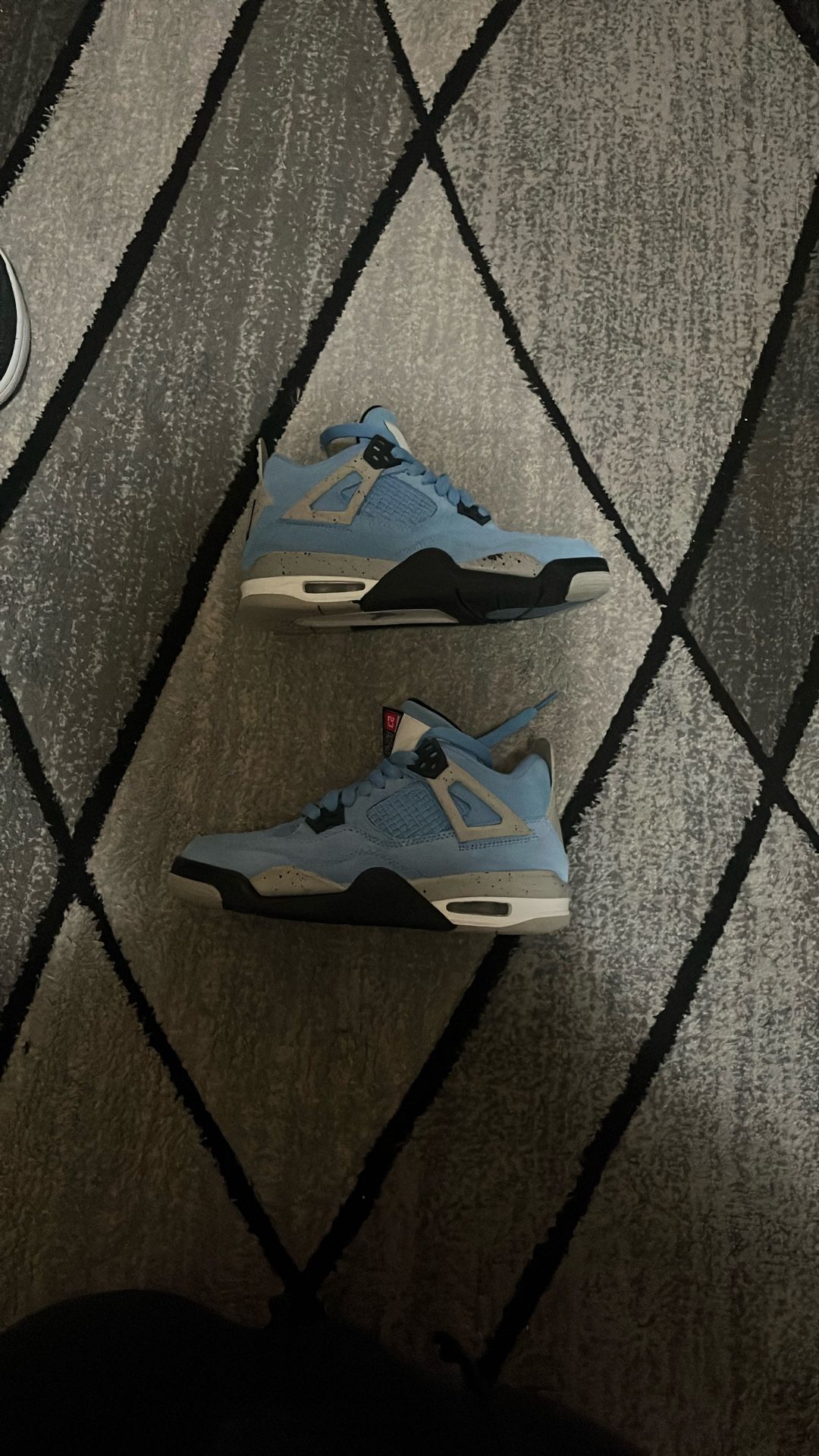 Jordan 4 Retro University Blue