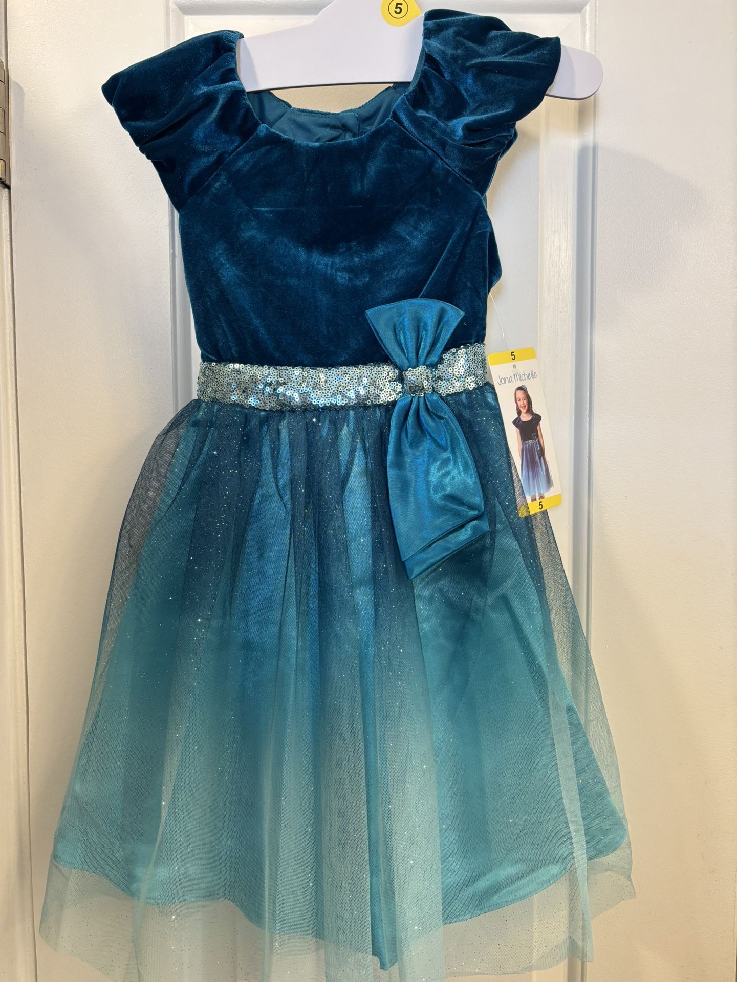 Girls Velvet And Glitter Dress Size 5