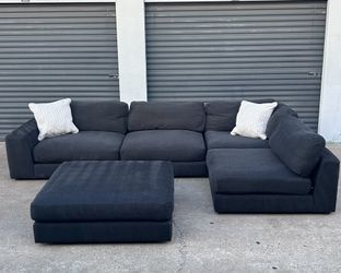 Rooms to go - Cindy Crawford “Nichols Park” 4 pc. Black onyx Sectional Sofa