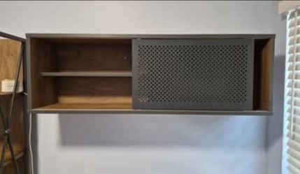 Wall mounted cabinet
