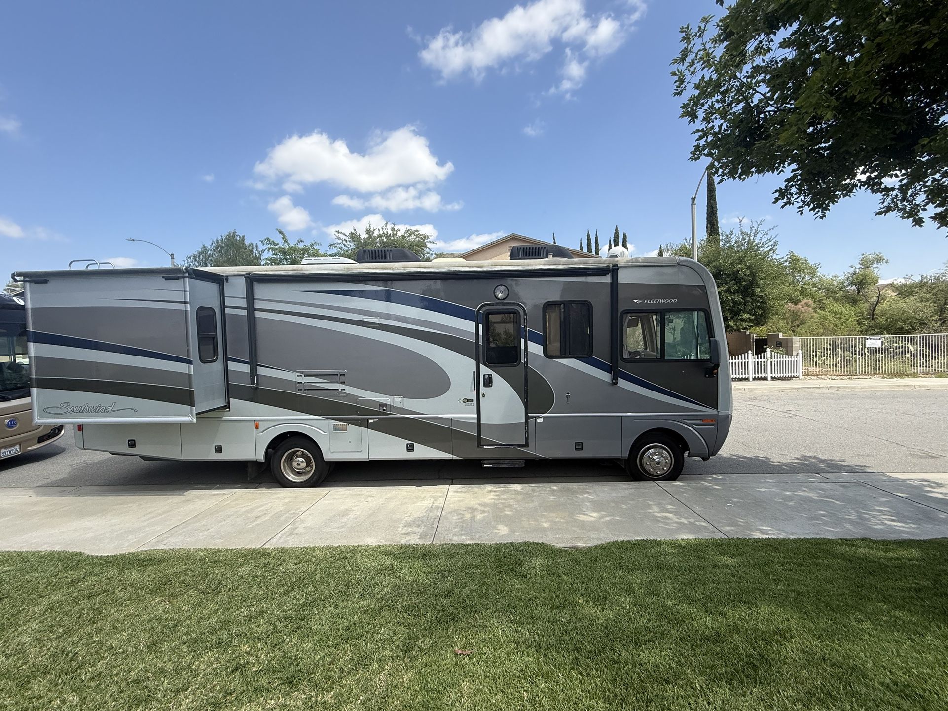2005 Fleetwood Southwind