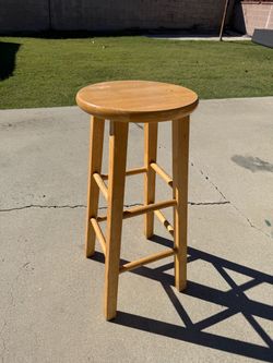 Wooden Round Top Bar Stool