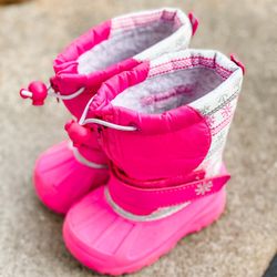 Like New- Baby/Toddler Girls Pink Snow boots (size 5)
