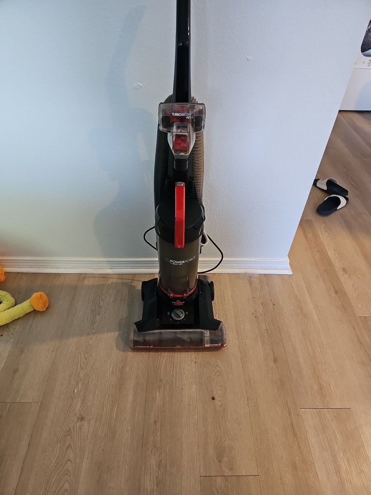 Bissell Powerforce Turbo Pet Vacuum