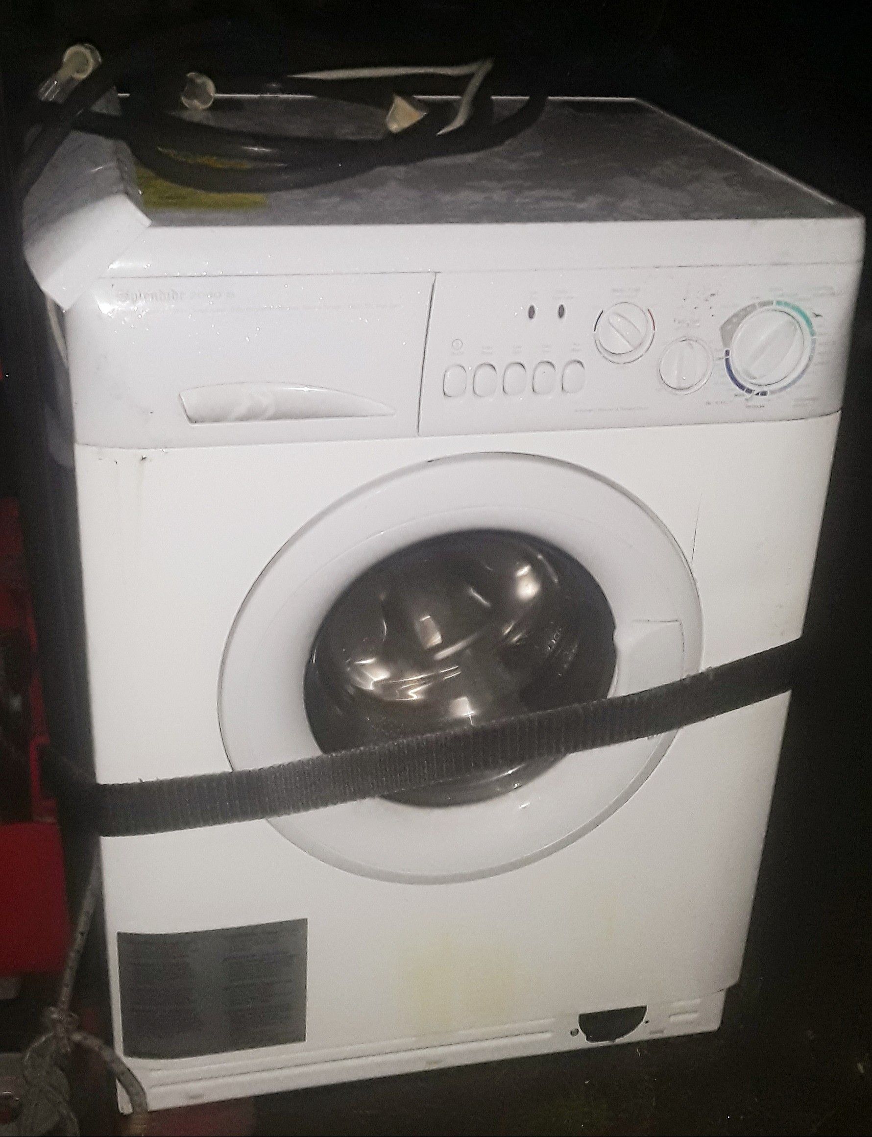 Washer and dryer, 2in 1.