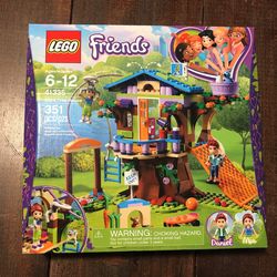 Brand new LEGO Friends Mia’s tree House 351 Pcs