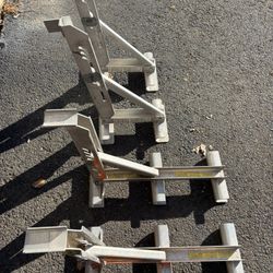 Ladder jacks