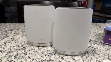 NETGEAR Orbi Whole Home Tri-Band Mesh WiFi 6 System (RBK752) – Router with 1 Satellite Extender | Coverage up to 5,000 sq. ft., 40 Devices | AX4200 (U