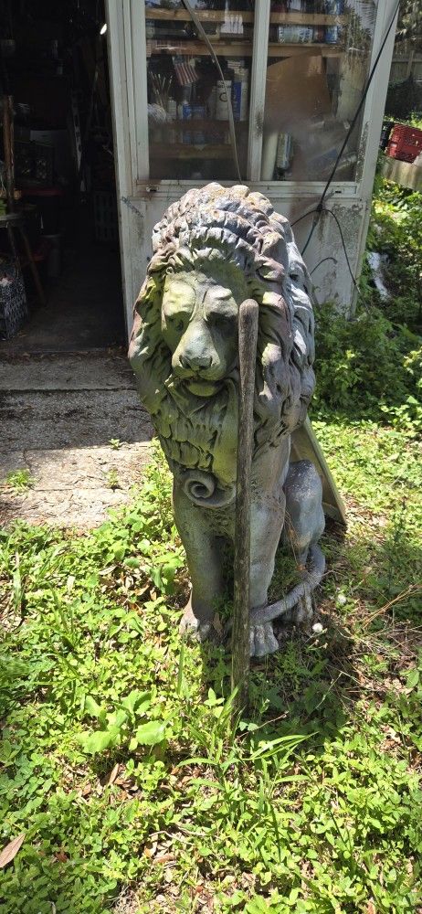 Stone statue lions
