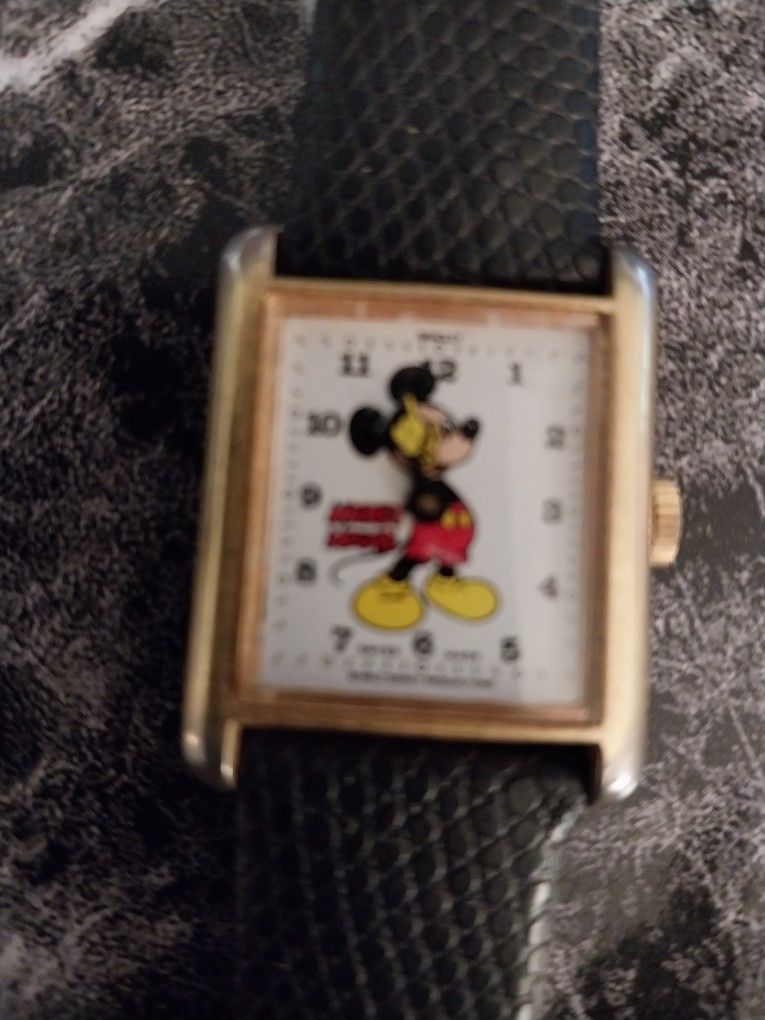 Mickey Mouse Watch Rare Vintage Collectable Swiss  display picture 1