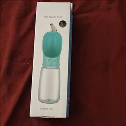 Portable Dog Water Bottle 550ml/19oz BPA-Free Locking for Dogs Small Animals