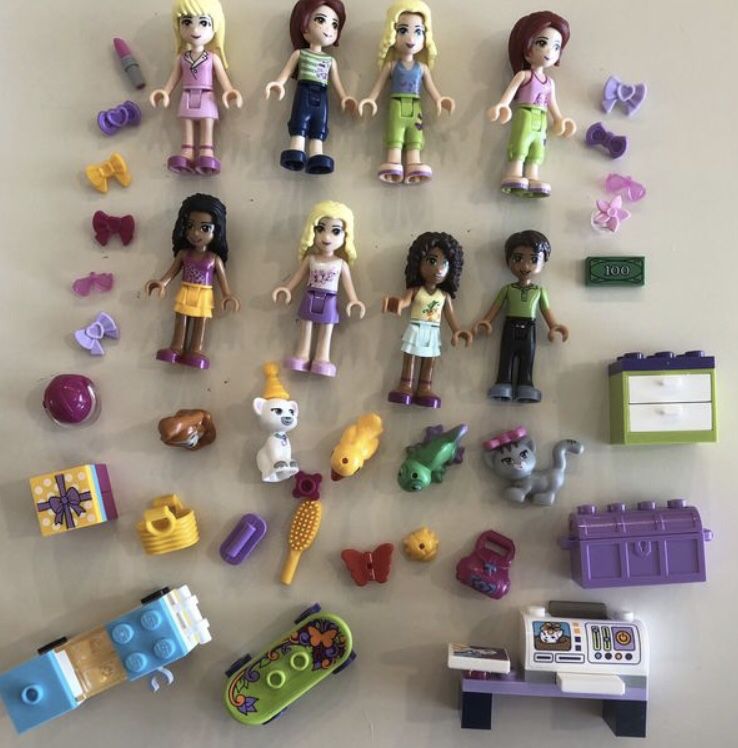 Heela’s LEGO Friends minifigure Lot