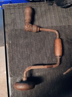 Antique hand drill/brace