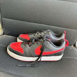 Nike Court Borough Low 2