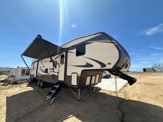 PALOMINO TOYHAULER 2 ROOMS