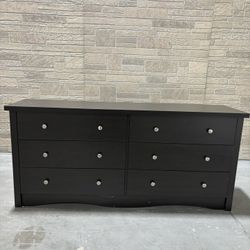 6 Drawer Dresser for Bedroom, Wood Dresser Wide Storage Organizer for Living Room Hallway Closets  💰150$  📍 Warehouse Address: 2745 Boone St Columbi