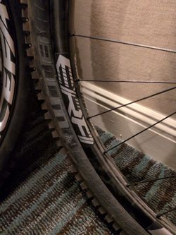 27" Race Face ERA Carbon wheel set