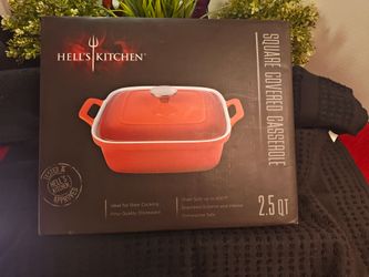 NIB - Hells Kitchen Square Covered Casserole Dish