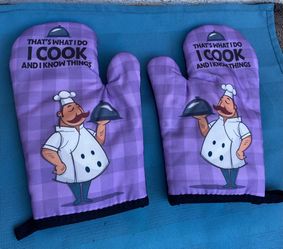 Novelty Chef Oven Mitts Set of 2