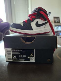 Jordan 1 Mid 5c