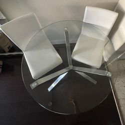 Table & Chairs (2)