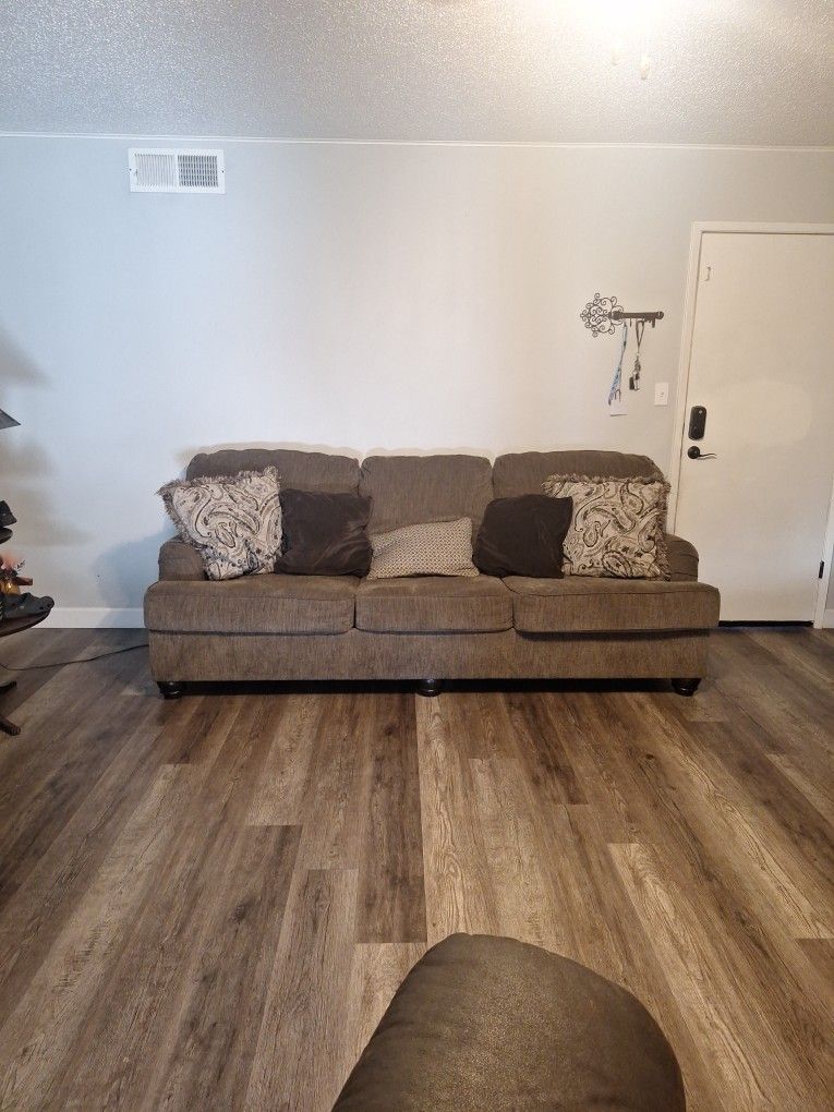 Love Seat Couch, And Recliner $125 Must Pick Up
