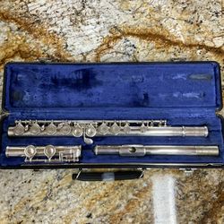 Selmer Flute in Hard Carrying Case