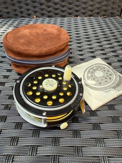 Vintage Pflueger Medalist 1495 CJ Fly Fishing Reel Japan Case & Manual