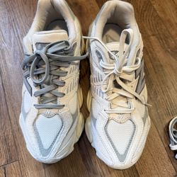 New Balance Siz7  Women 