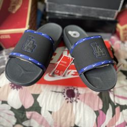 Nike Dodgers slides Size 13 