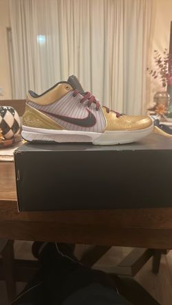 Nike Kobe 4 Gold Sneaker