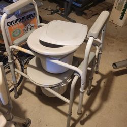 Portable Bedside Commode/Toilet